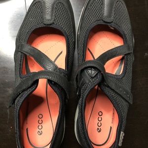 Ecco Maryjane shoes size 11